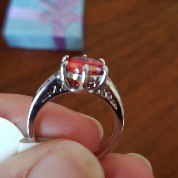 Sterling silver ruby ring - Picture 4 of 4